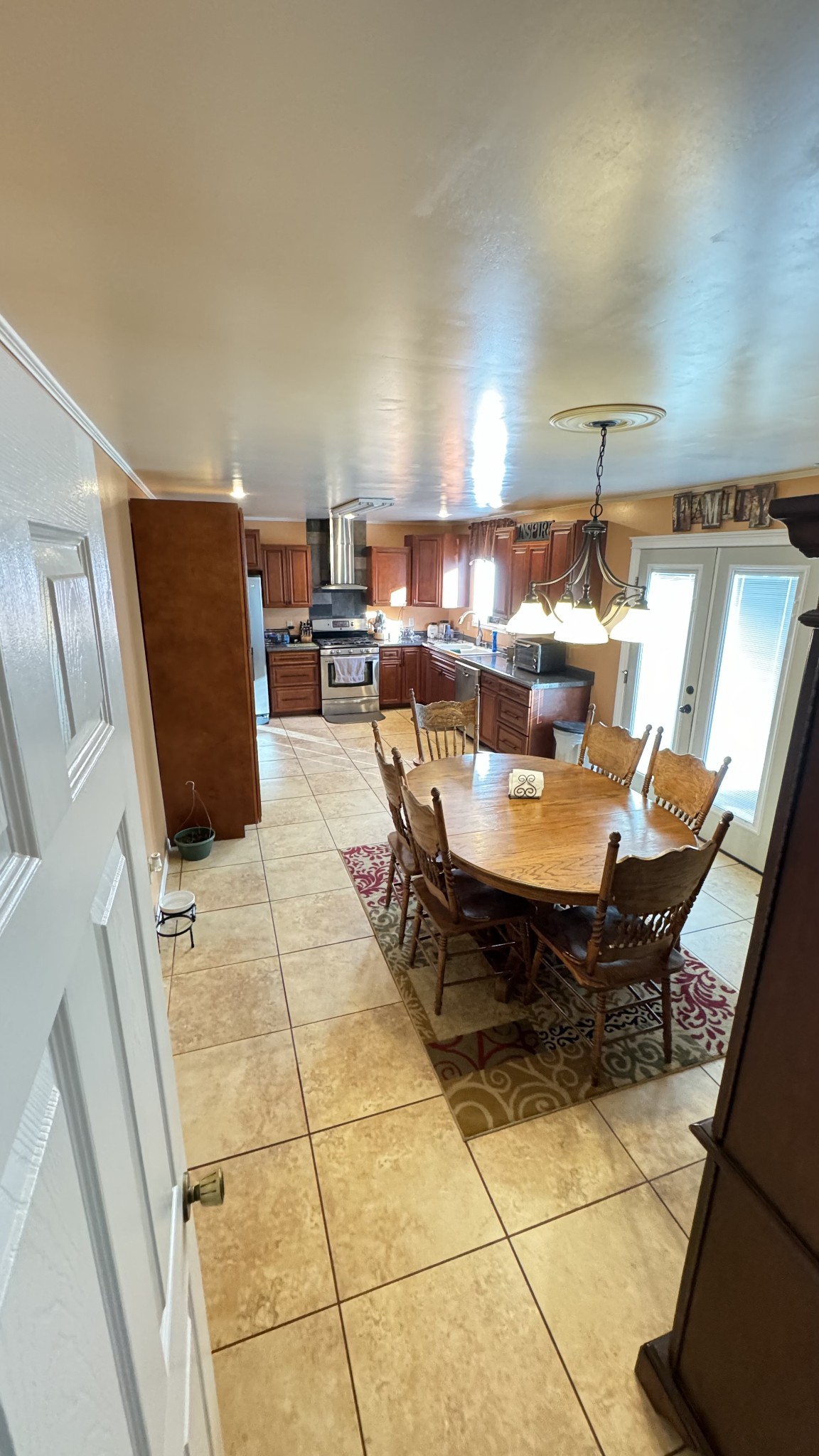 510 Brandon Road Manchester, TN 37355 - Photo 26 of 50 a living room with a couch