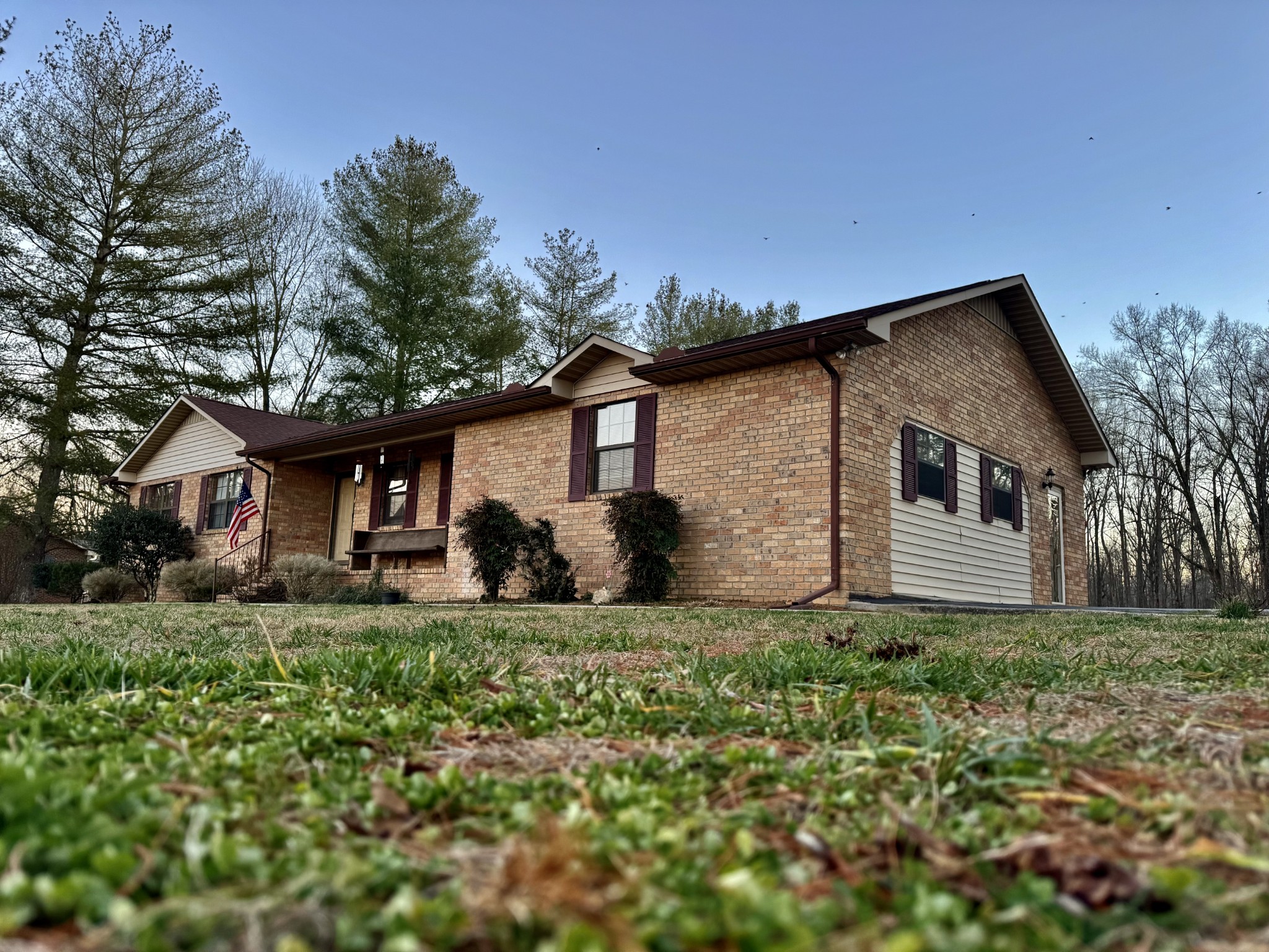 510 Brandon Road Manchester, TN 37355 - Photo 5 of 50 a front view of a house with a garden