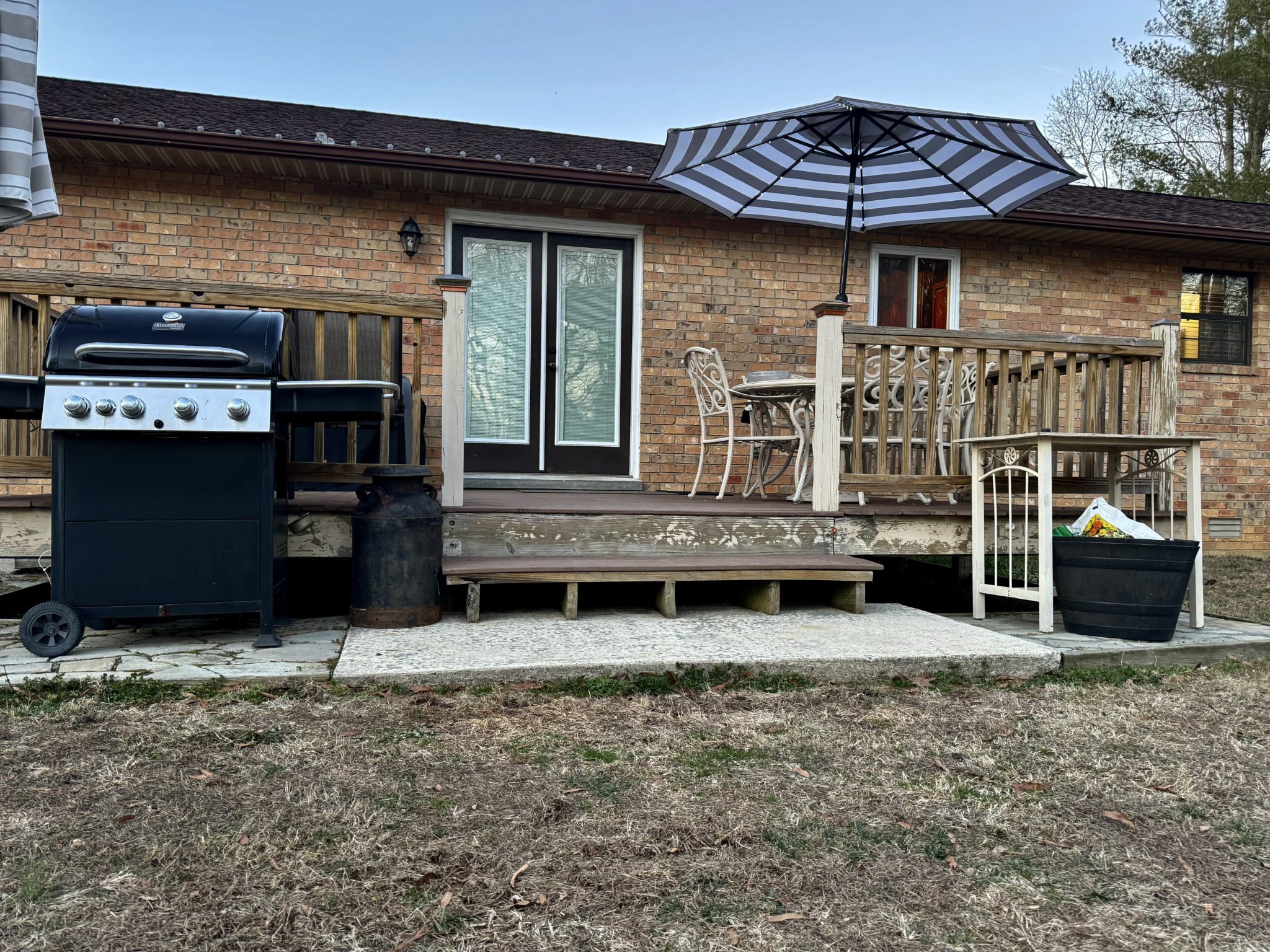 510 Brandon Road Manchester, TN 37355 - Photo 6 of 50 a view of a house with a balcony