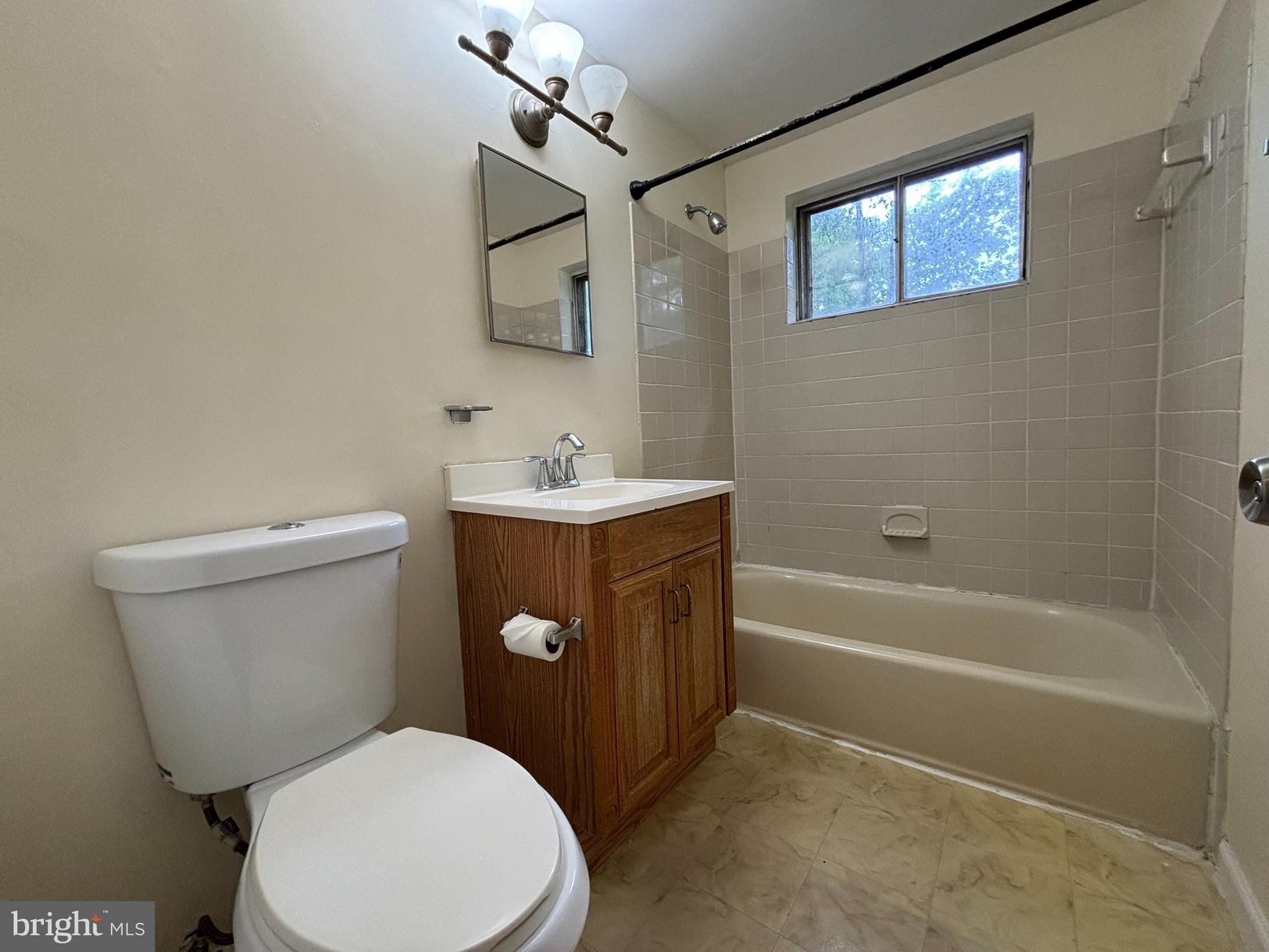 6901 Rolling Road Springfield, VA 22152 - Photo 17 of 20 Full Bath Upstairs