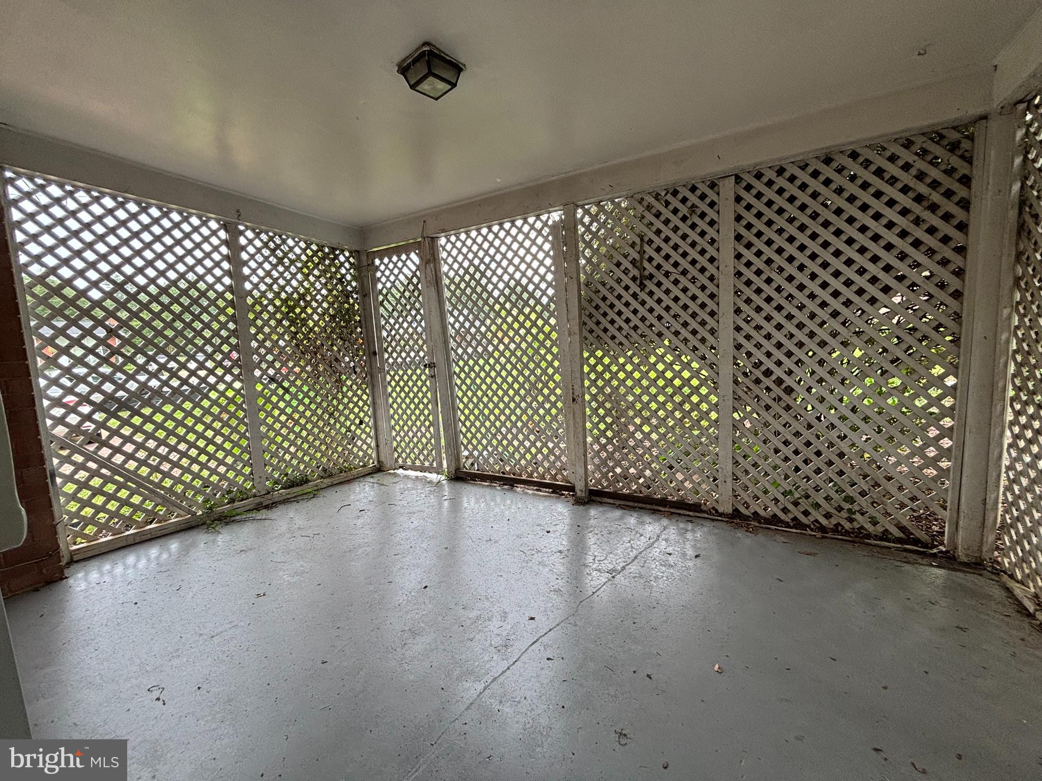 6901 Rolling Road Springfield, VA 22152 - Photo 18 of 20