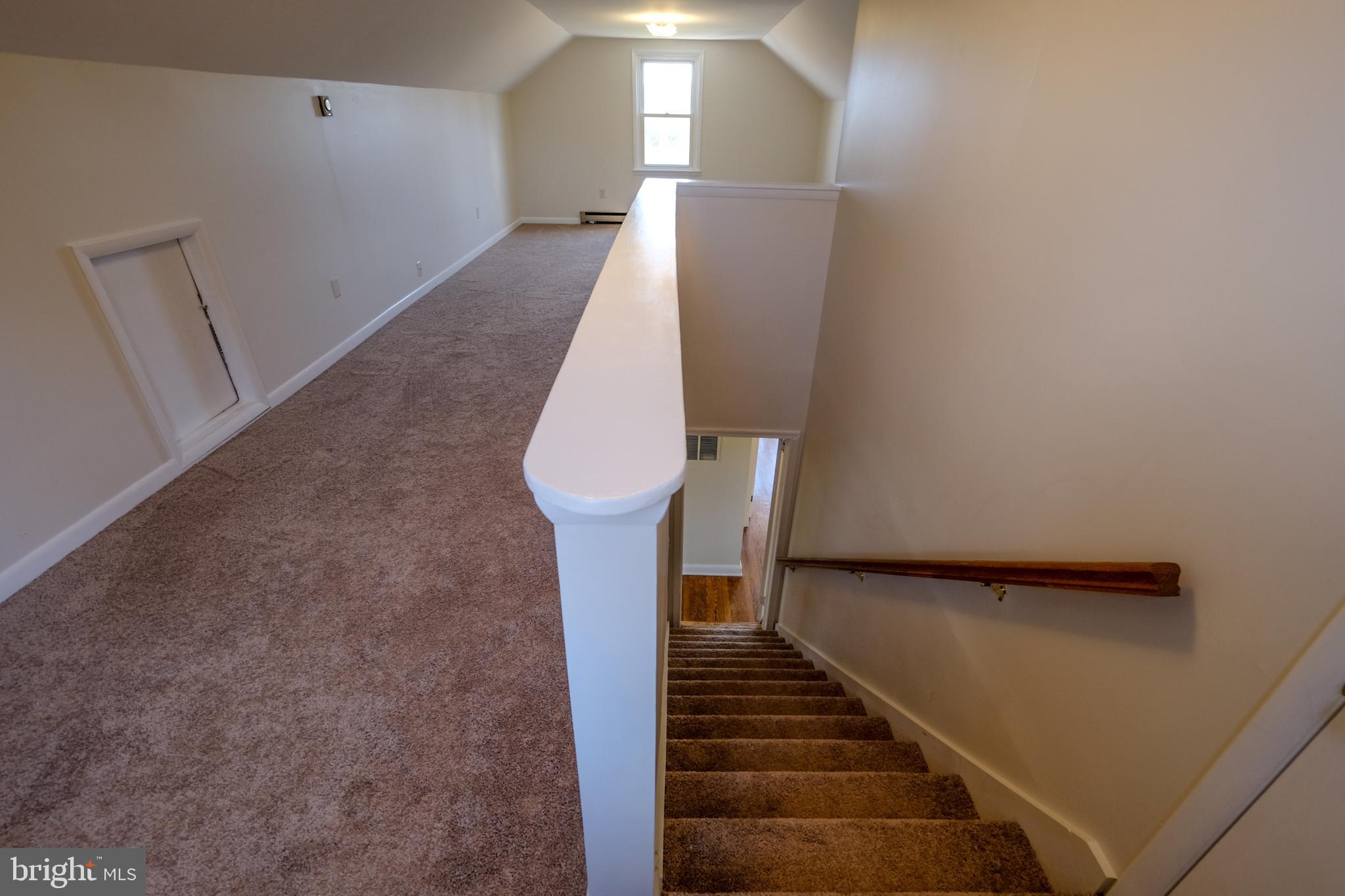2598 Guard Hill Road Front Royal, VA 22630 - Photo 29 of 66 Stairway