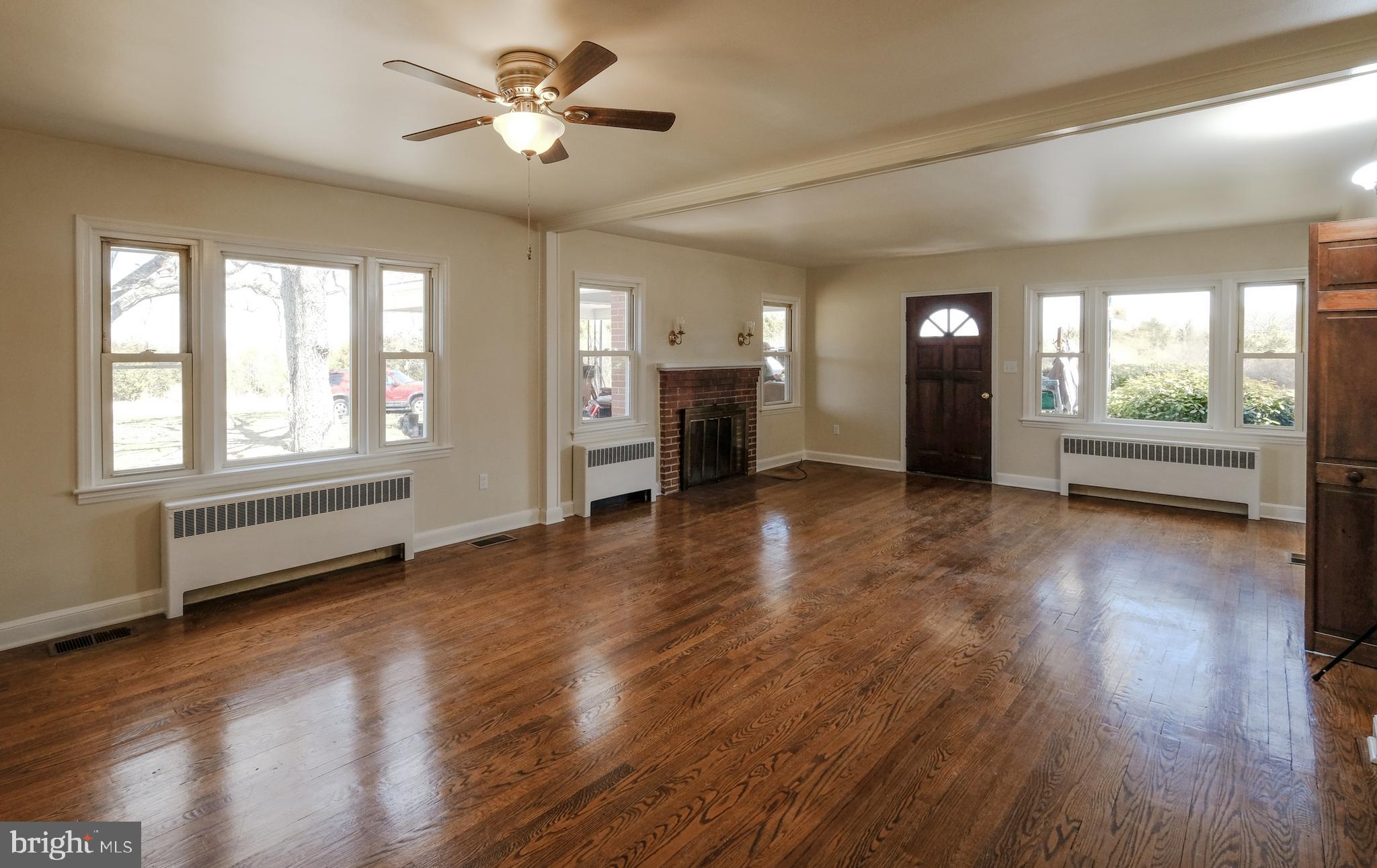 2598 Guard Hill Road Front Royal, VA 22630 - Photo 39 of 66 Living/Dining Room