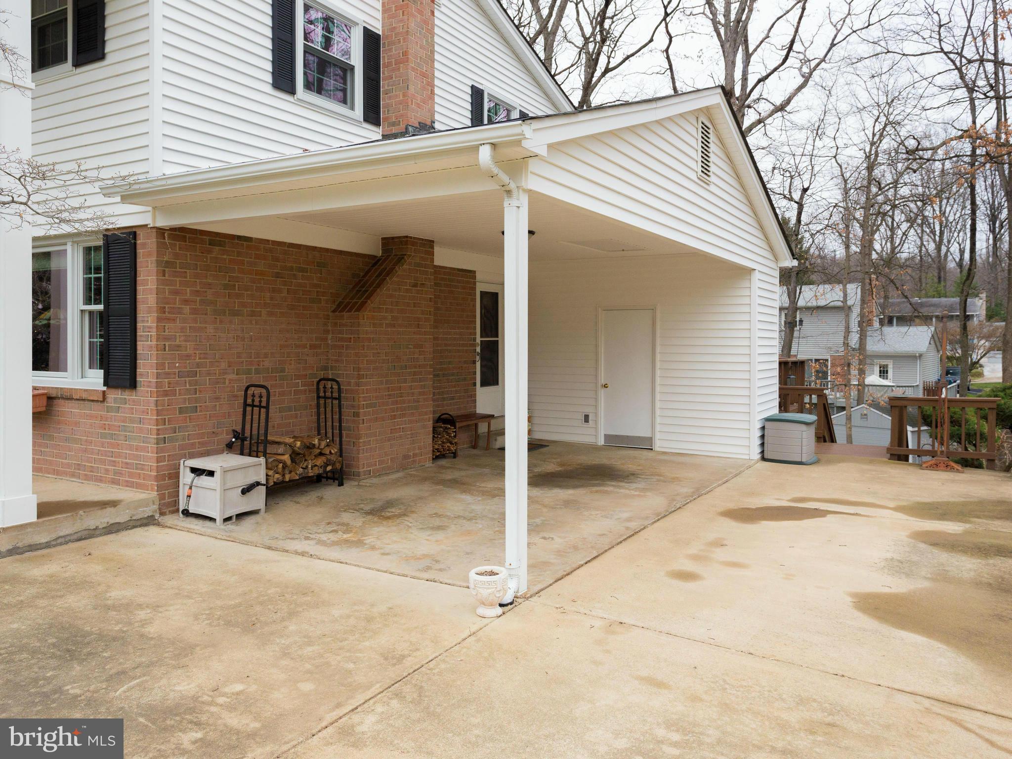 9206 Setter Place Springfield, VA 22153 - Photo 2 of 30 Carport