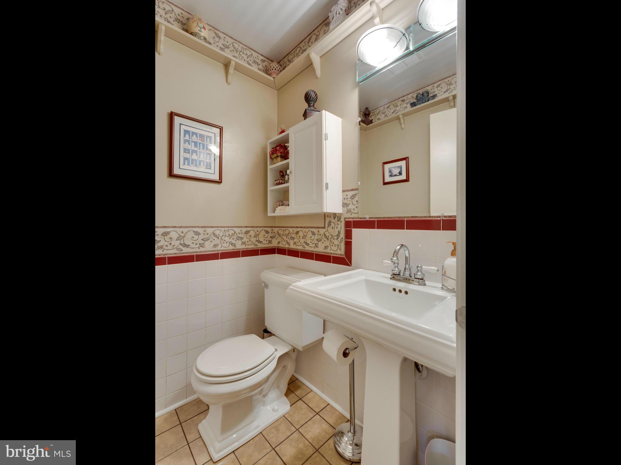 9206 Setter Place Springfield, VA 22153 - Photo 7 of 30 Powder Room