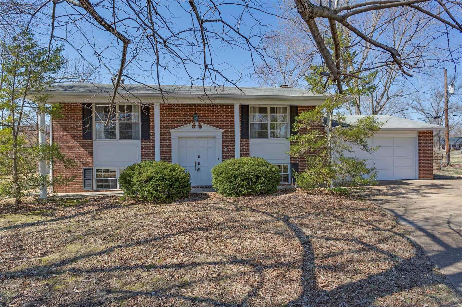 310 Ries Court Ballwin, MO 63021 - Photo 1 of 25