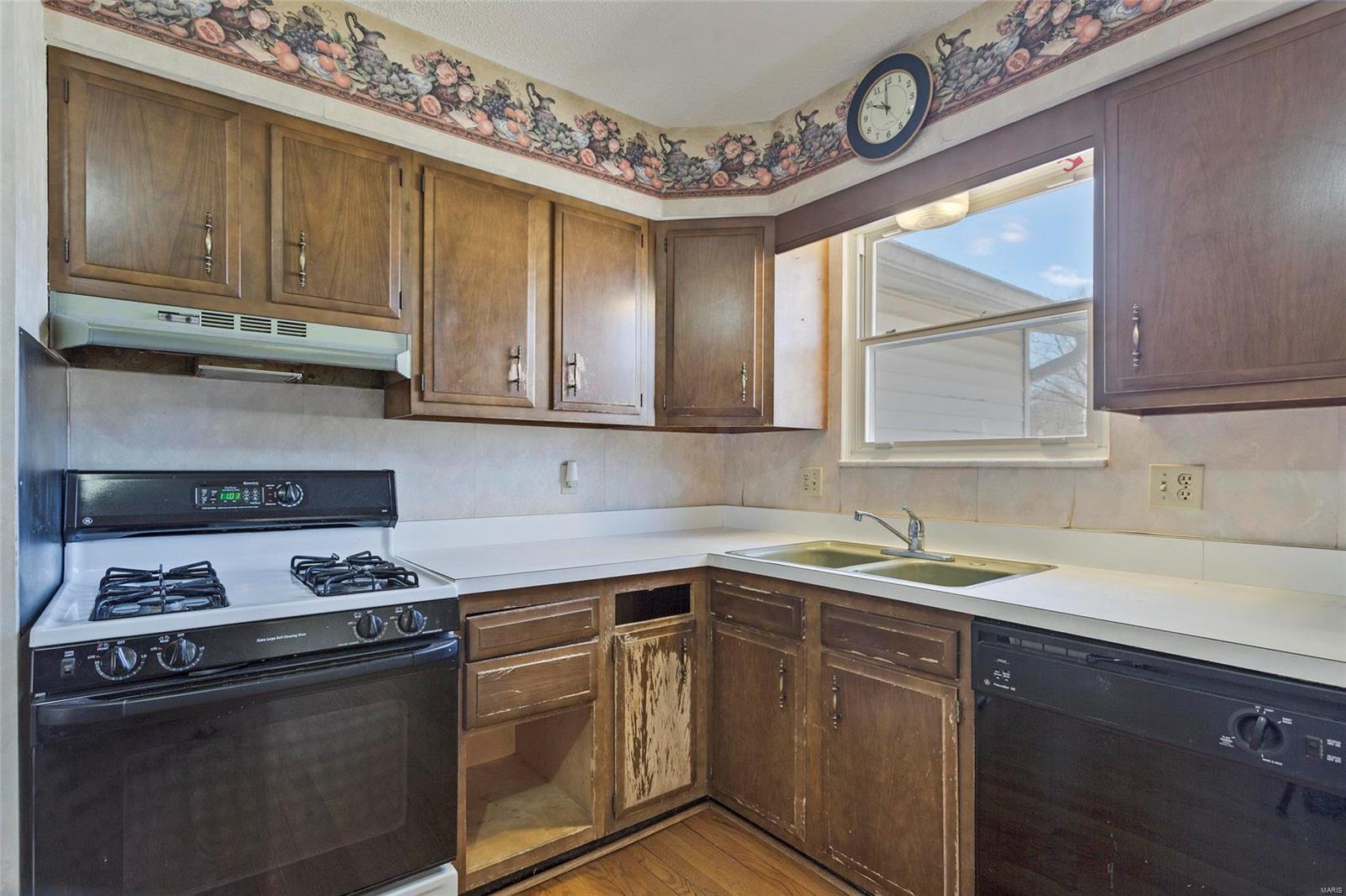 310 Ries Court Ballwin, MO 63021 - Photo 15 of 25