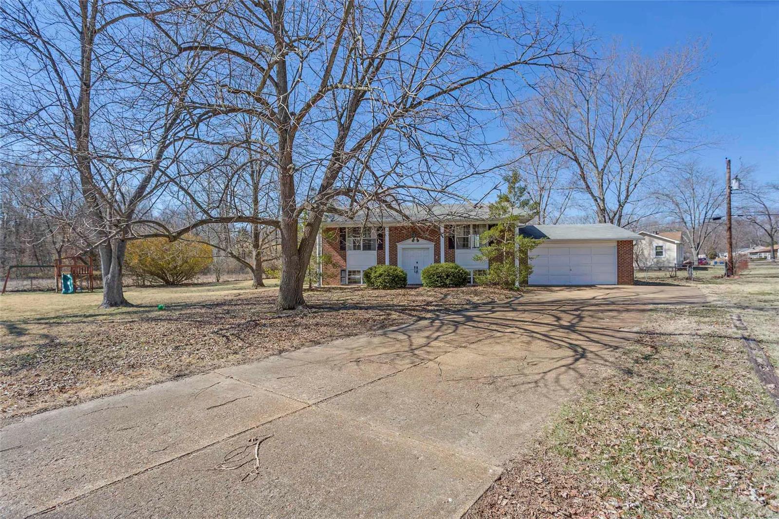 310 Ries Court Ballwin, MO 63021 - Photo 3 of 25