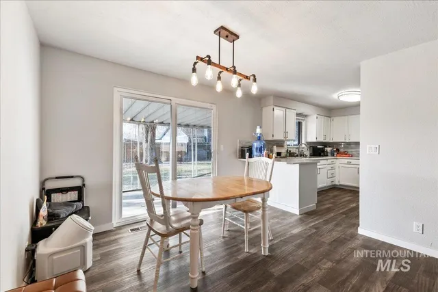 $315,000 | 1145 South 5th W Street, Mountain Home, ID 83647