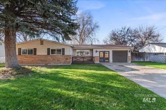 $315,000 | 1145 South 5th W Street, Mountain Home, ID 83647