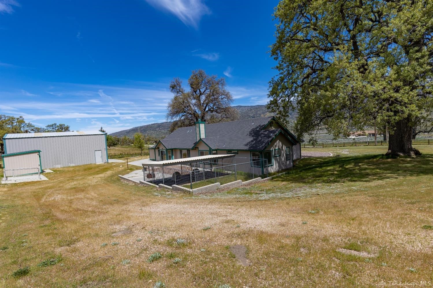 27700 Cumberland Road Tehachapi, CA 93561 - Photo 9 of 62 Gallery Image 9