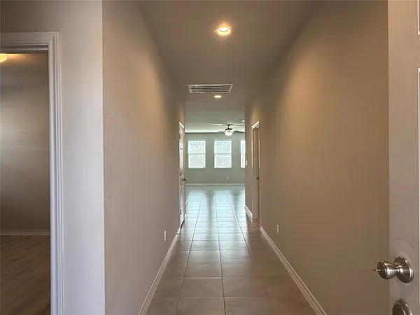 $1,995 | 5989 Malta Circle, Round Rock, TX 78665