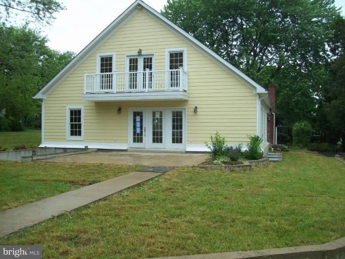 609 Edwards Ferry Road Northeast Leesburg, VA 20176 - Photo 3 of 4 Exterior #2