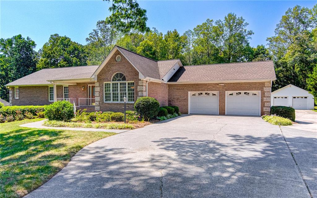 577 Ridgeway Lane Lexington, NC 27295 - Photo 2 of 48 Gallery Image 2