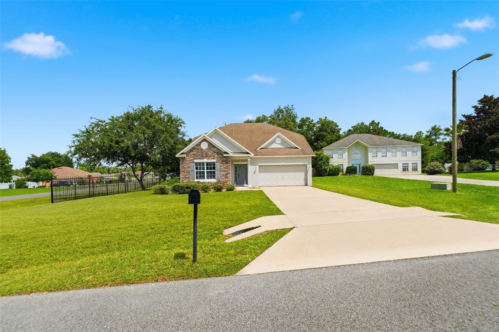 11661 Southwest 56th Terrace Ocala, FL 34476 - Photo 3 of 41