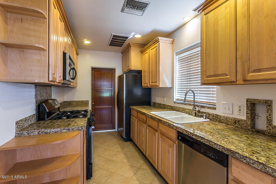 334 West Granada Road Phoenix, AZ 85003 - Photo 8 of 31 Kitchen