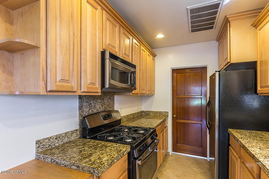 334 West Granada Road Phoenix, AZ 85003 - Photo 9 of 31 Kitchen