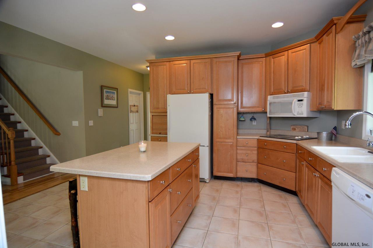 9 Staulters Farm Road Ballston, NY 12020 - Photo 14 of 42 Photo 14