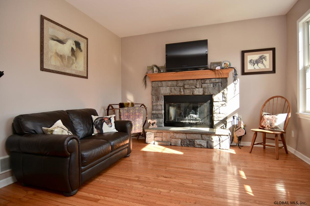 9 Staulters Farm Road Ballston, NY 12020 - Photo 3 of 42 Photo 3