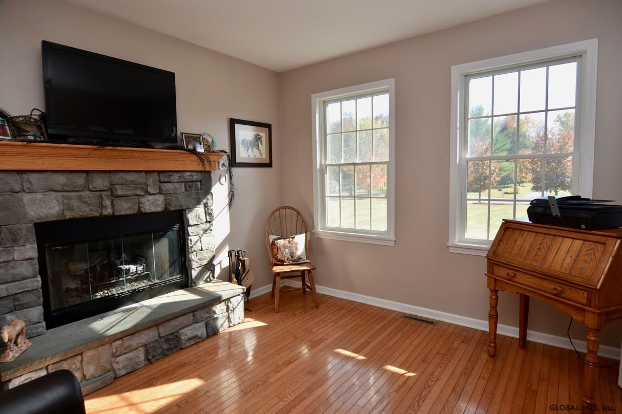 9 Staulters Farm Road Ballston, NY 12020 - Photo 4 of 42 Photo 4