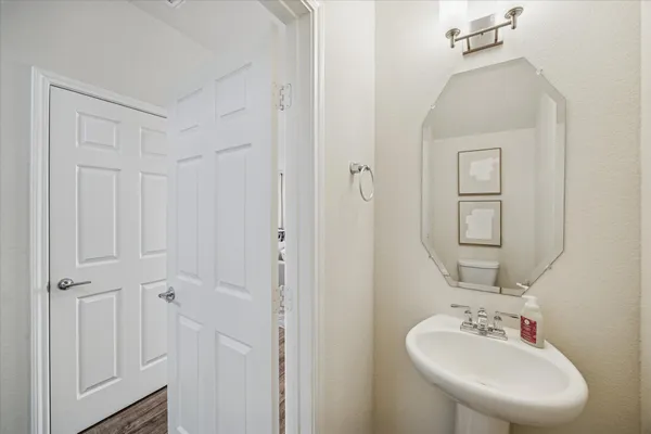 $2,750 | 4016 Delta Rose Street, Houston, TX 77018