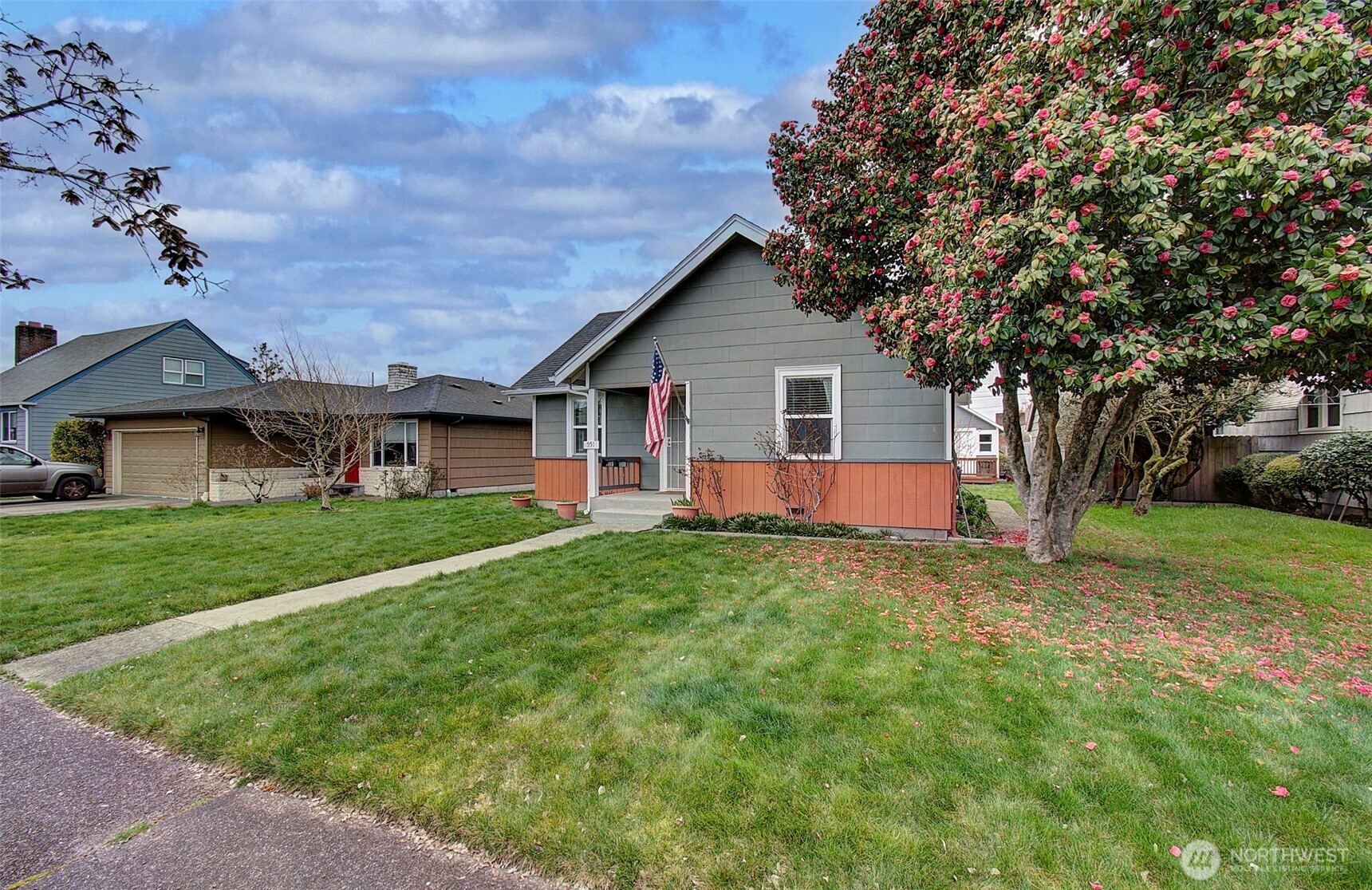 551 19th Avenue Longview, WA 98632 - Photo 2 of 28