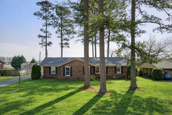 $279,900 | 510 Gaston Drive, Spartanburg, SC 29307