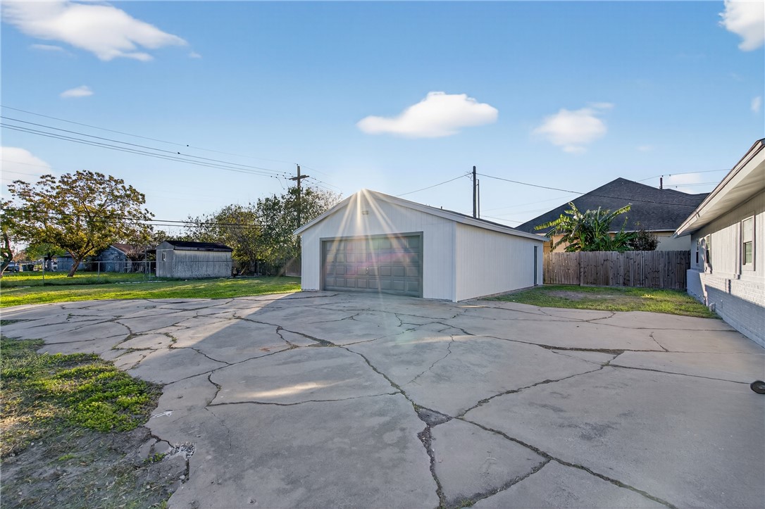 13325 Hearn Road Corpus Christi, TX 78410 - Photo 27 of 29