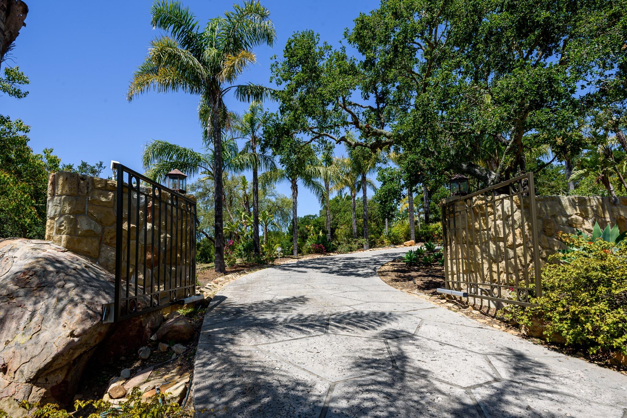 2211 Mt Calvary Road Santa Barbara, CA 93105 - Photo 11 of 17 Gate