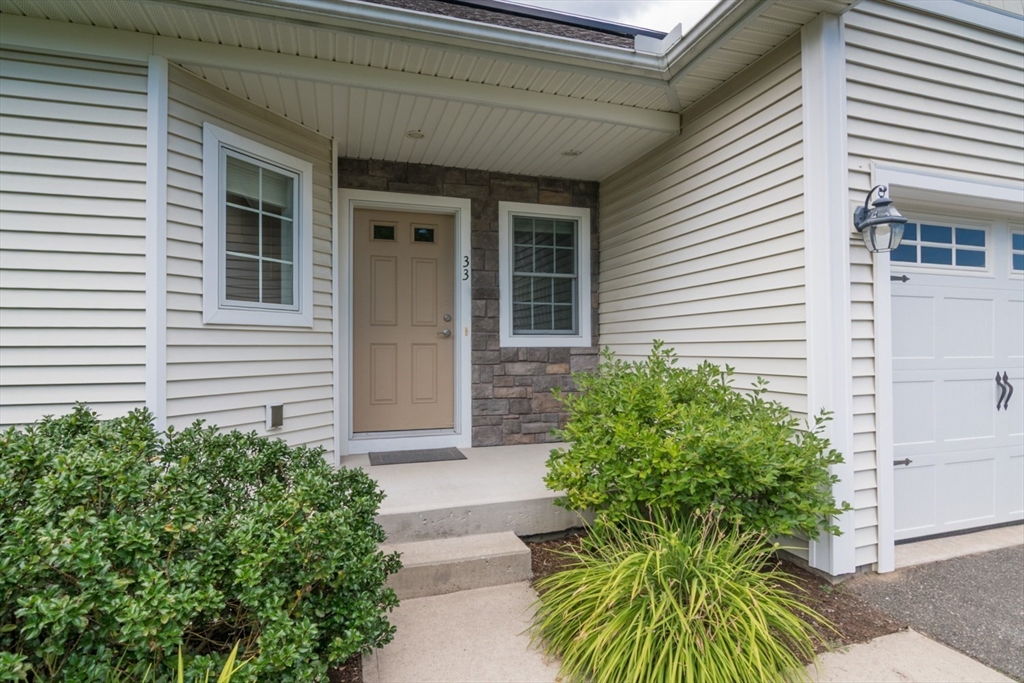 20 Bridge Road, Unit 33 Northampton, MA 01062 - Photo 4 of 38