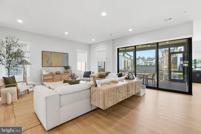 $14,000 | 9725 Lantana Way, Bethesda, MD 20817