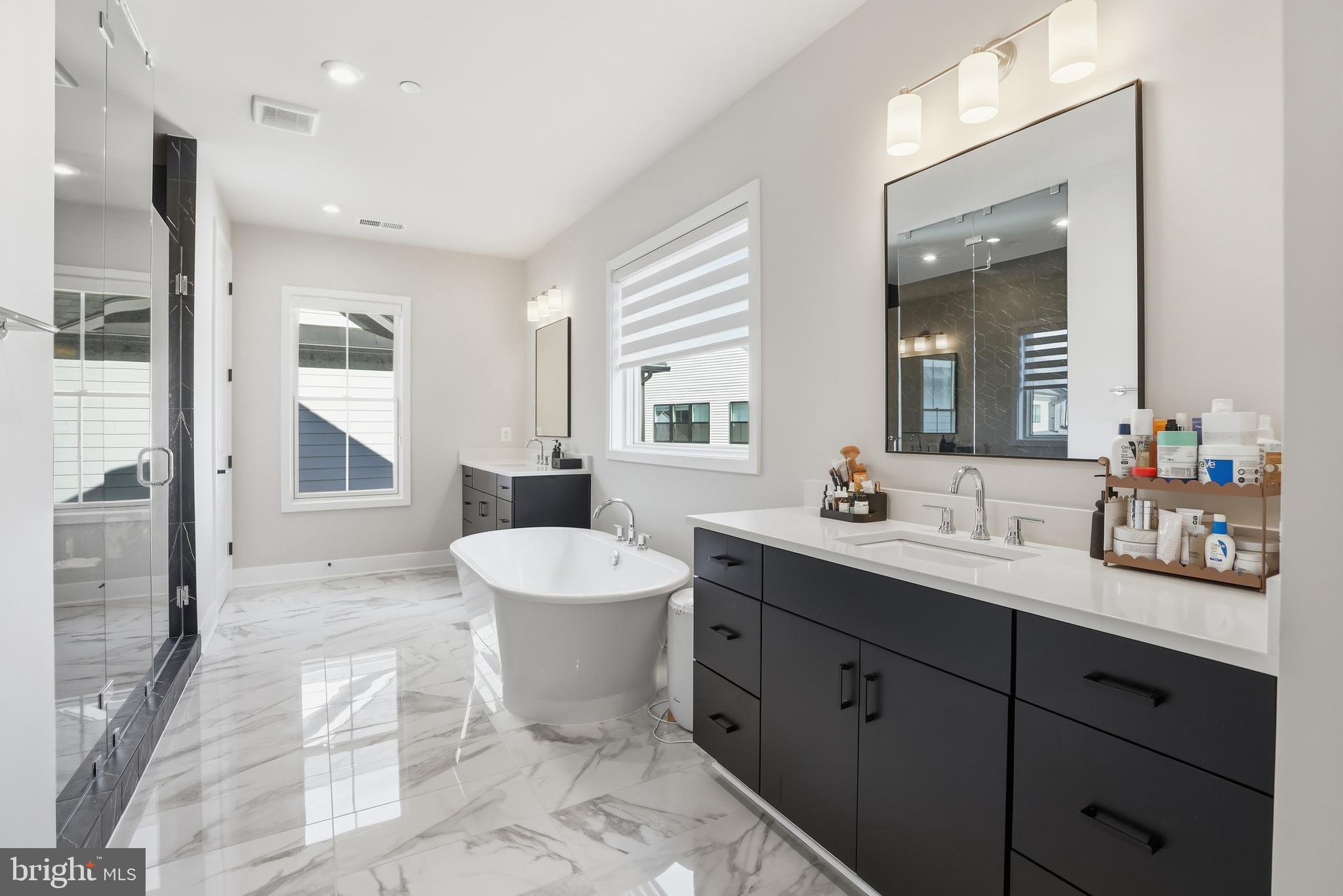 9725 Lantana Way Bethesda, MD 20817 - Photo 21 of 58 Gorgeous Primary En Suite Bathroom
