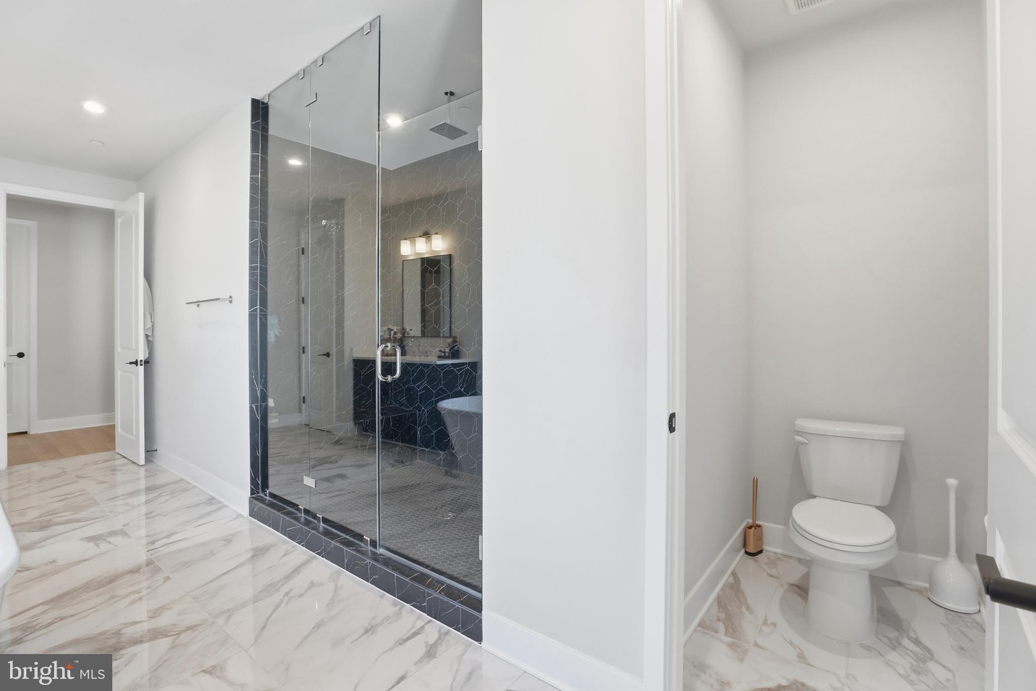 9725 Lantana Way Bethesda, MD 20817 - Photo 23 of 58 Gorgeous Primary En Suite Bathroom