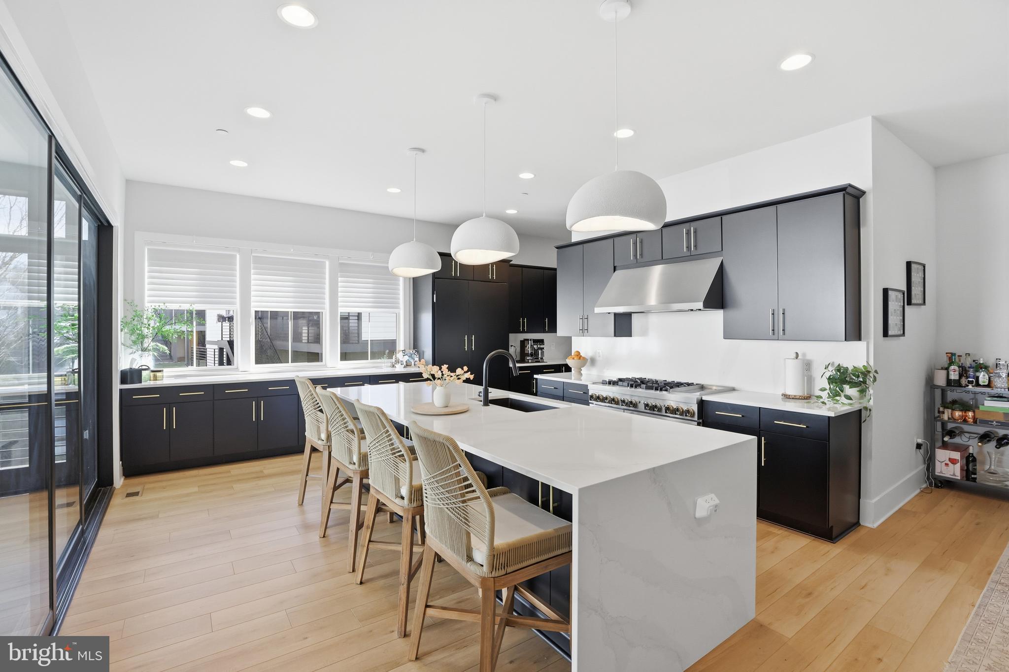 9725 Lantana Way Bethesda, MD 20817 - Photo 2 of 58 Stunning Kitchen