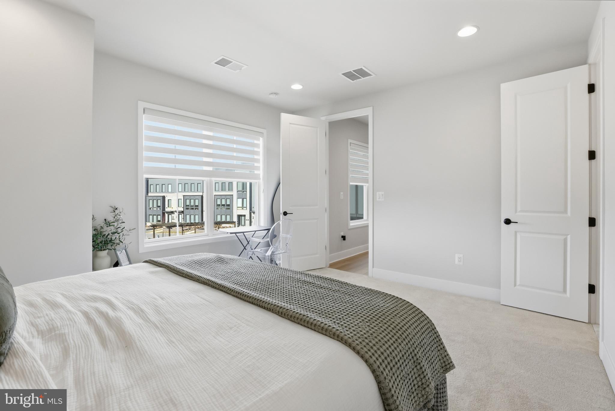 9725 Lantana Way Bethesda, MD 20817 - Photo 31 of 58 Bedroom 3