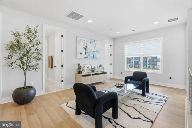 $14,000 | 9725 Lantana Way, Bethesda, MD 20817