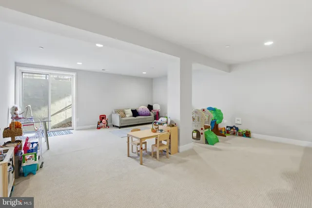 $14,000 | 9725 Lantana Way, Bethesda, MD 20817