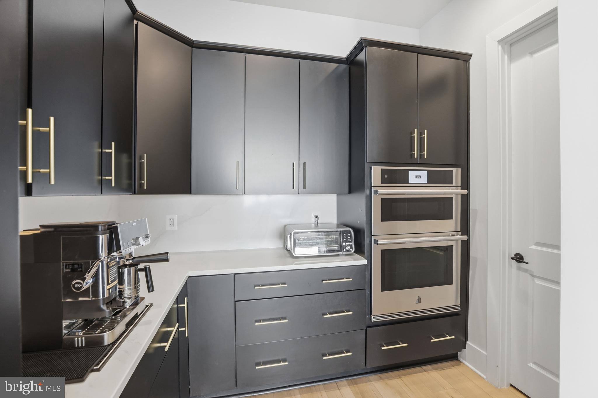 9725 Lantana Way Bethesda, MD 20817 - Photo 6 of 58 Stunning Kitchen