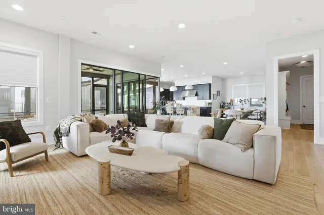 $14,000 | 9725 Lantana Way, Bethesda, MD 20817