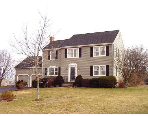 11 Hanson Road Charlton, MA 01507 - Photo 1 of 19