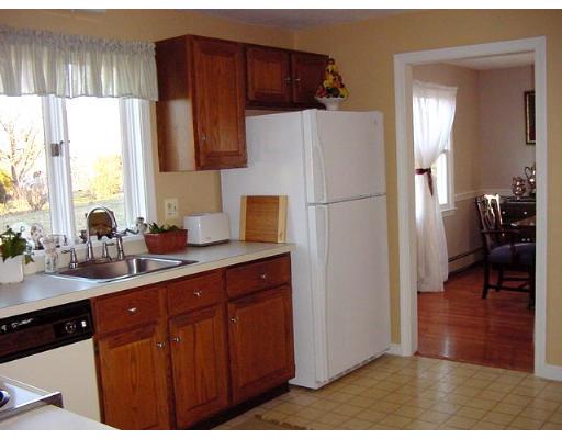 11 Hanson Road Charlton, MA 01507 - Photo 10 of 19