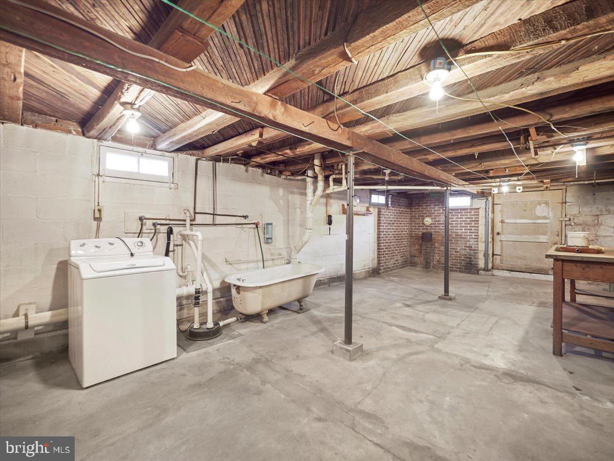 7220 Slabtown Road Waynesboro, PA 17268 - Photo 30 of 43 a utility room with dryer and washer