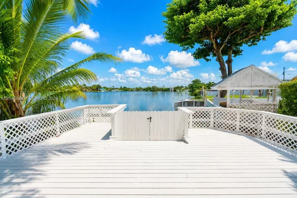 $5,800 | 2531 Northeast 209th Terrace, Aventura, FL 33180