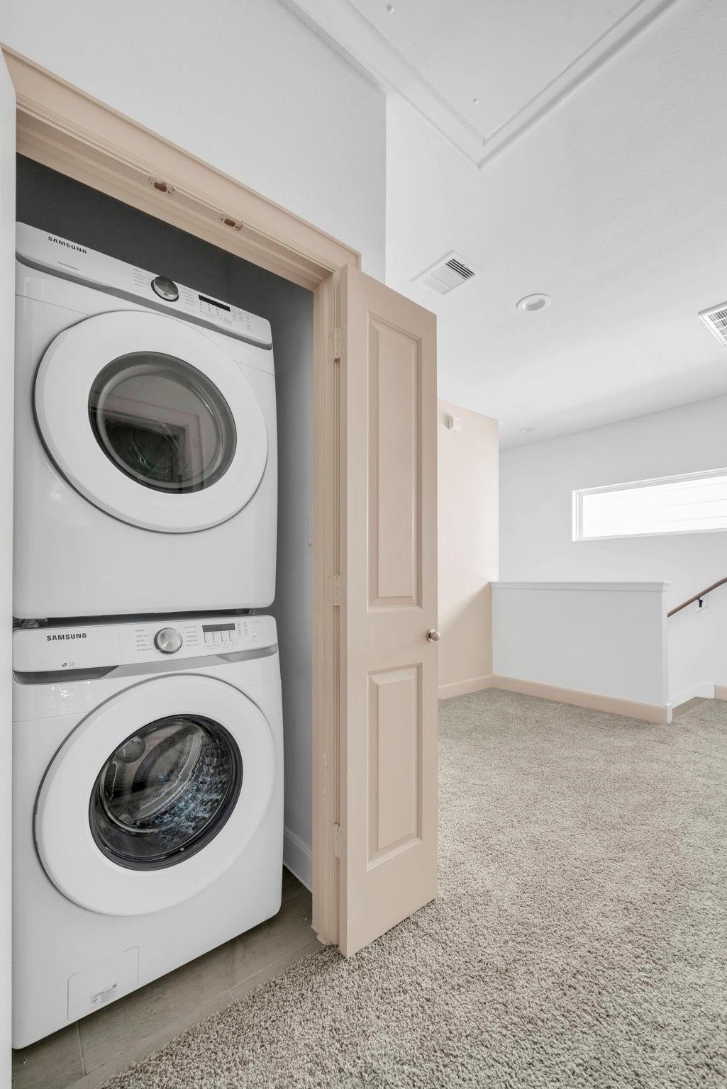 9551 Neuens Road, Unit B Houston, TX 77080 - Photo 24 of 34 a utility room with dryer and washer