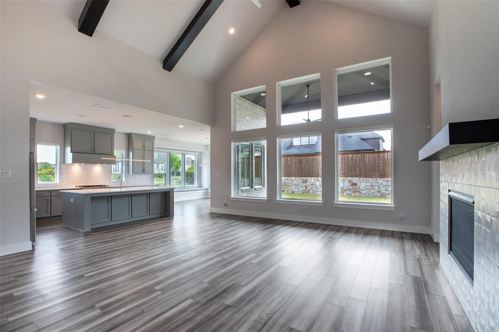 8003 Splitbeard Road Frisco, TX 75035 - Photo 8 of 40 a view of kitchen and windows