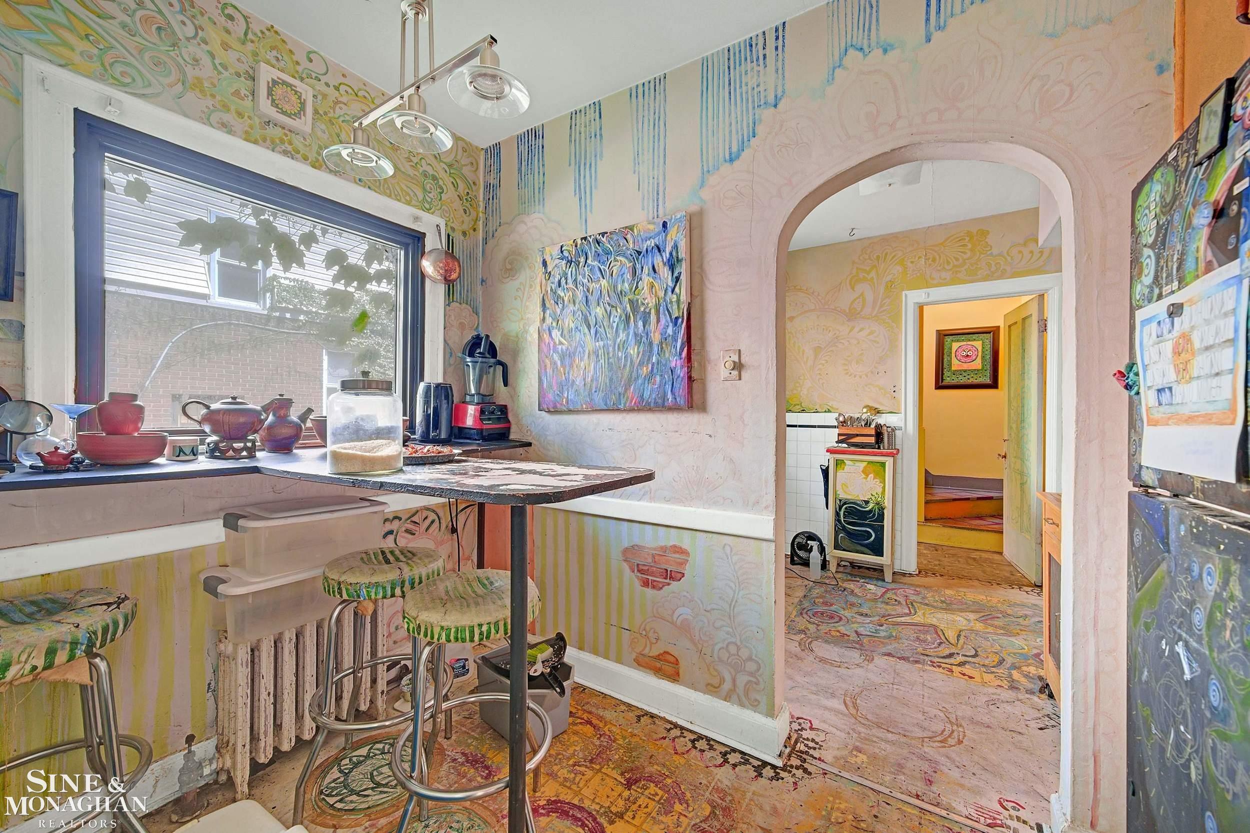 284 Riverside Drive Detroit, MI 48215 - Photo 5 of 39 50151252-ee9667ec-9ddf-4ce3-9c8a-88b7747a4fba.JPG