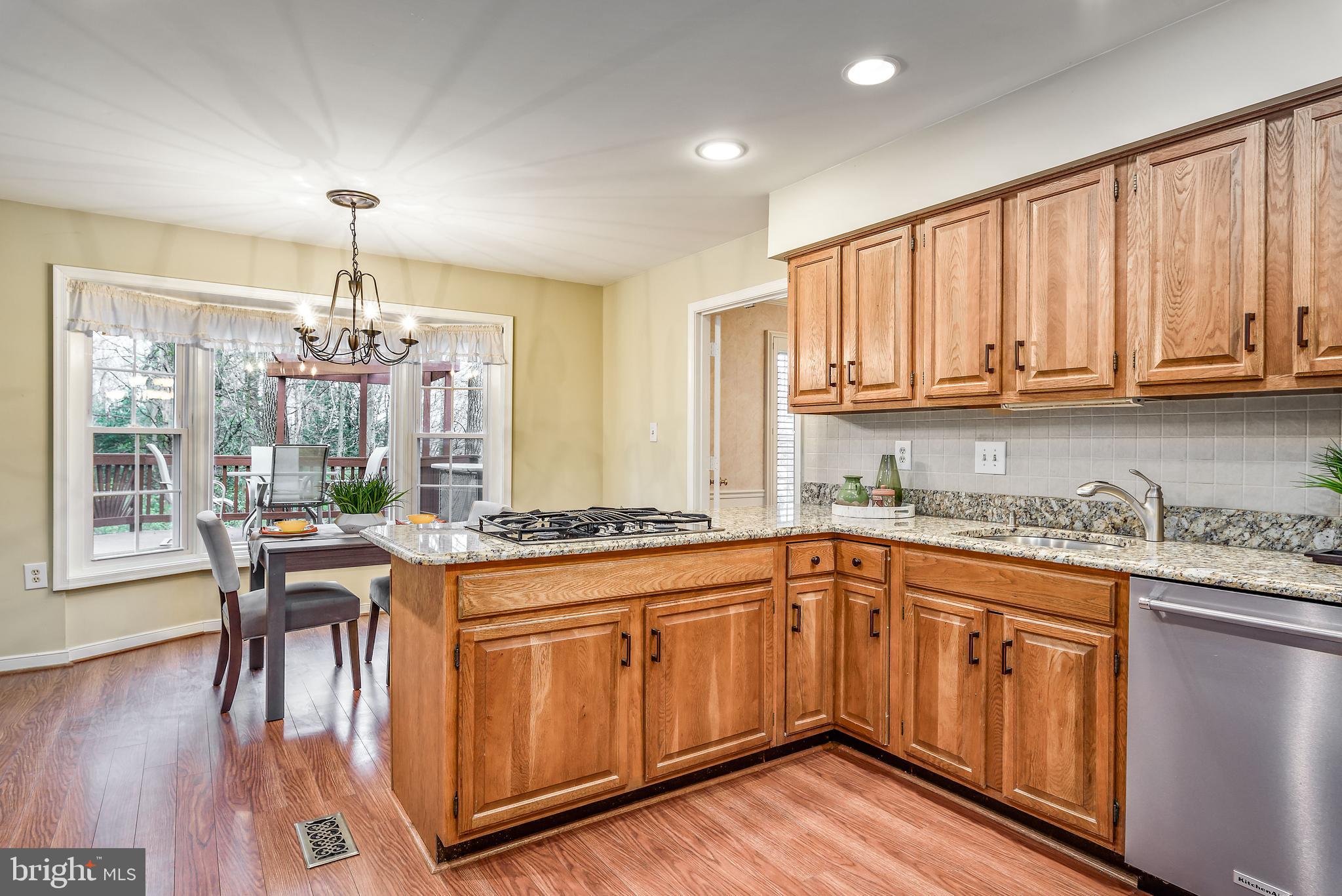 10405 Dunn Meadow Road Vienna, VA 22182 - Photo 15 of 38 Stainless Steel Appliances
