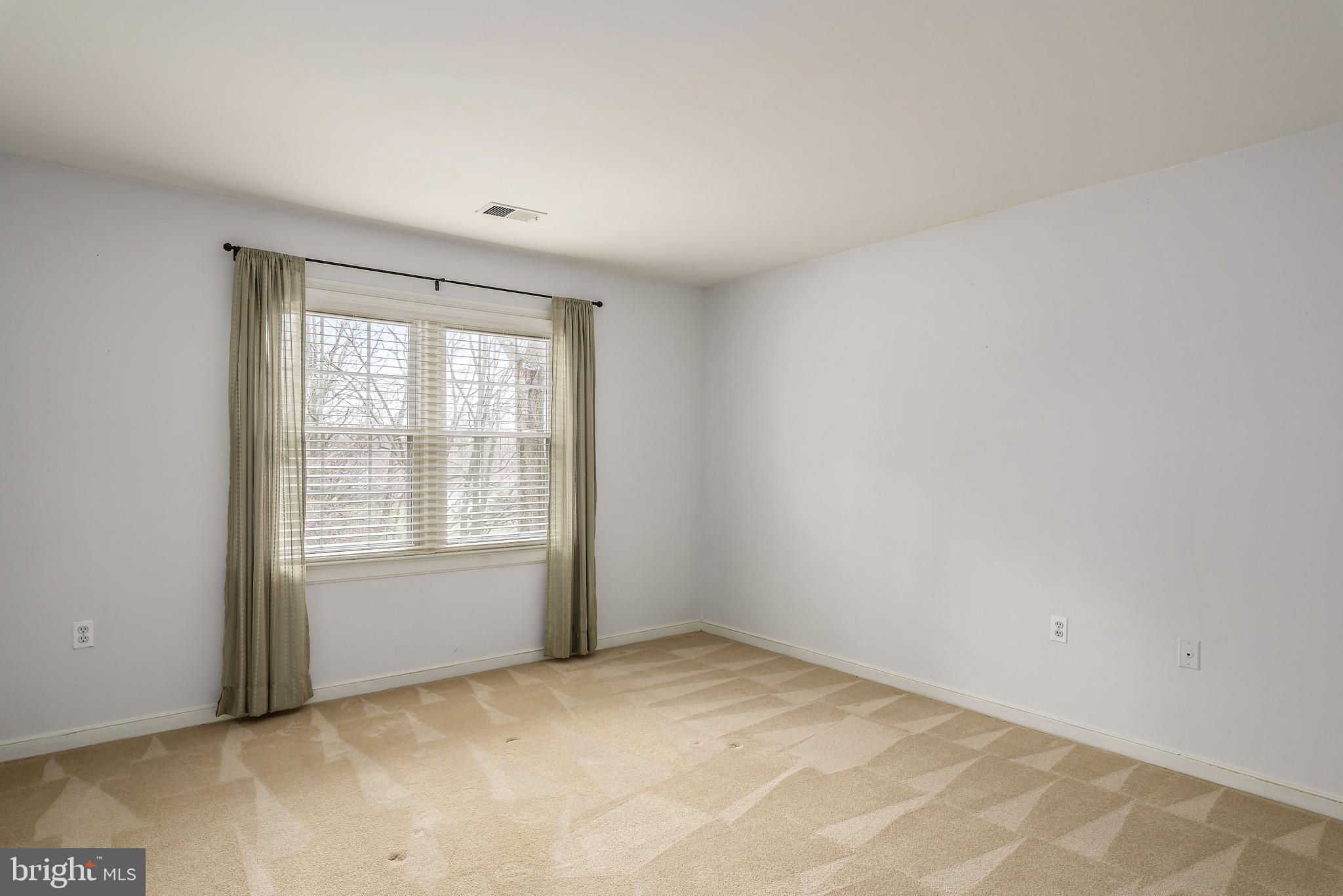 10405 Dunn Meadow Road Vienna, VA 22182 - Photo 23 of 38 Second Bedroom