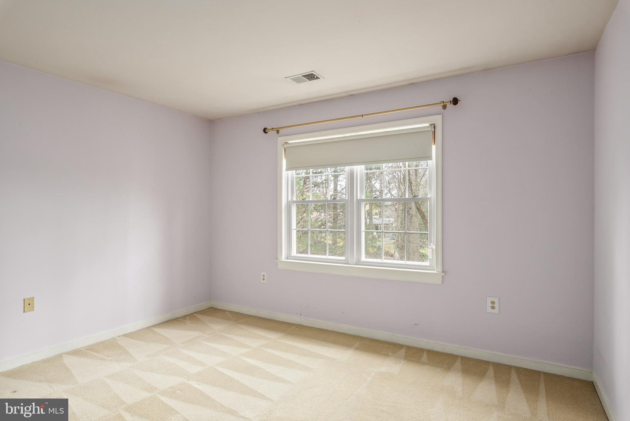 10405 Dunn Meadow Road Vienna, VA 22182 - Photo 24 of 38 Third Bedroom