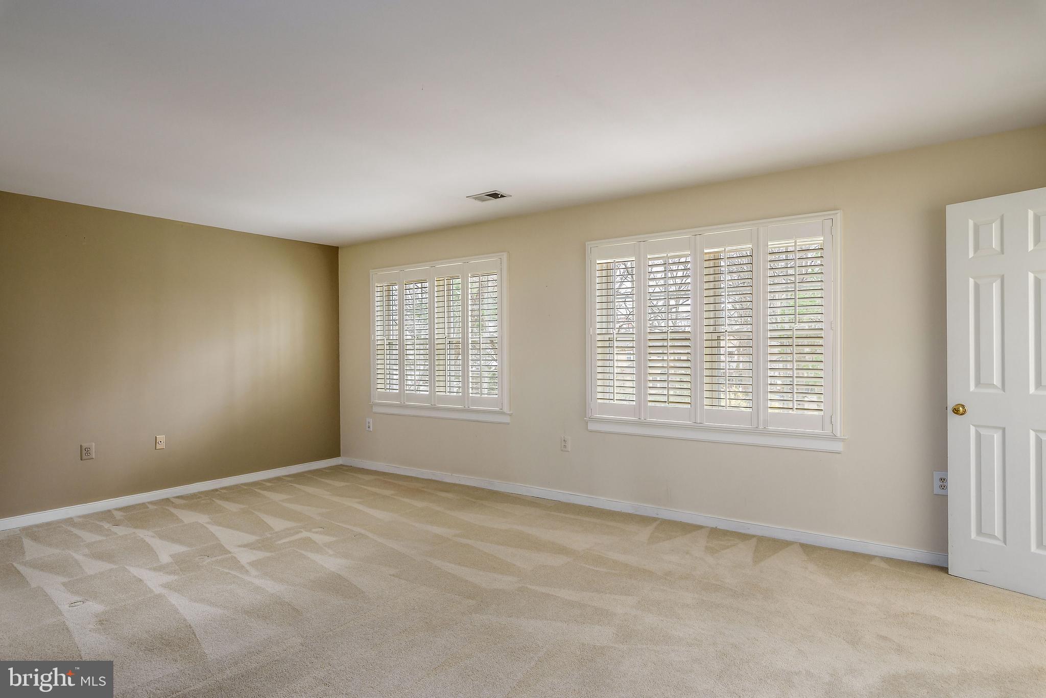 10405 Dunn Meadow Road Vienna, VA 22182 - Photo 25 of 38 Spacious Master Suite